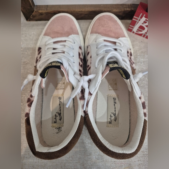 Vinage Havana Star Sneakers, Size 7.5, Leopard Print Sneakers. - Picture 4 of 10